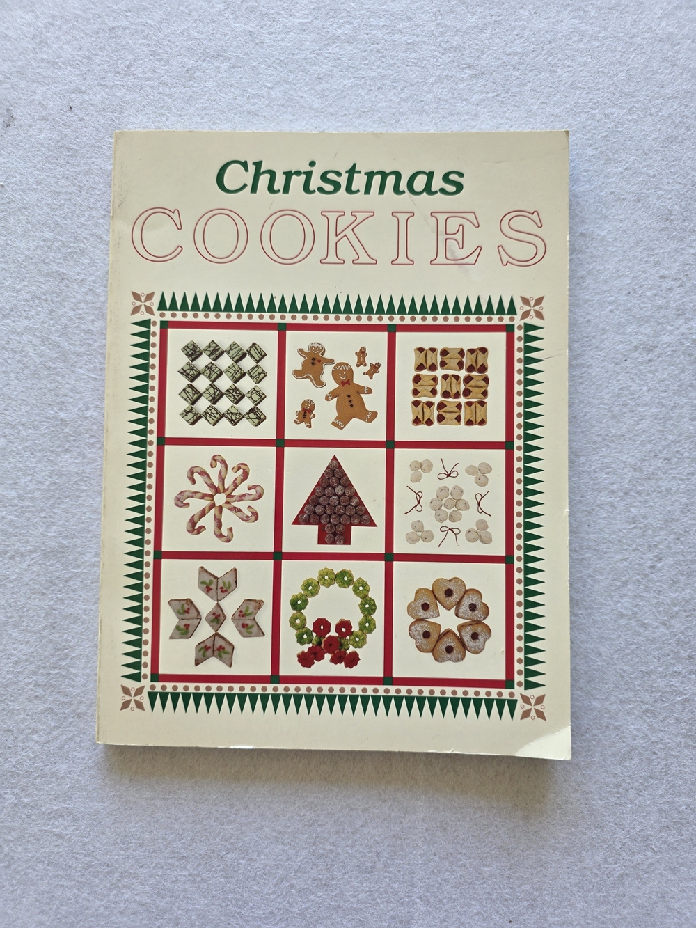 Vintage Holiday Southern Living Christmas Cookies Recipe Book - Cream and Green